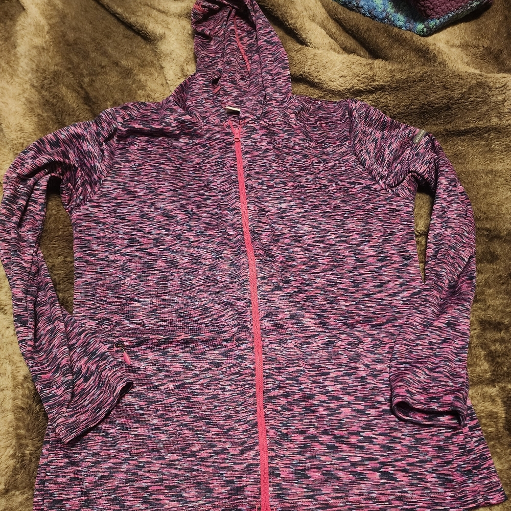 Lightweight zip up